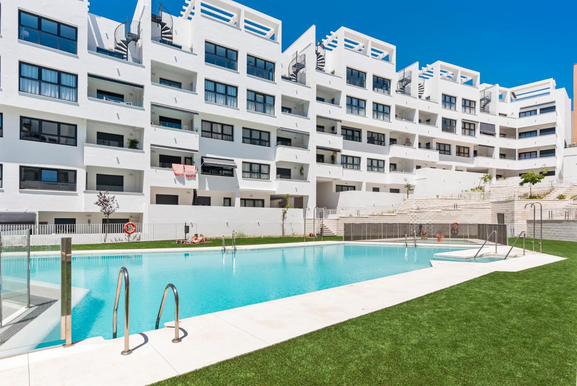 Beautiful 2-Bedroom Apartment Near Center And Beach Estepona Exteriér fotografie
